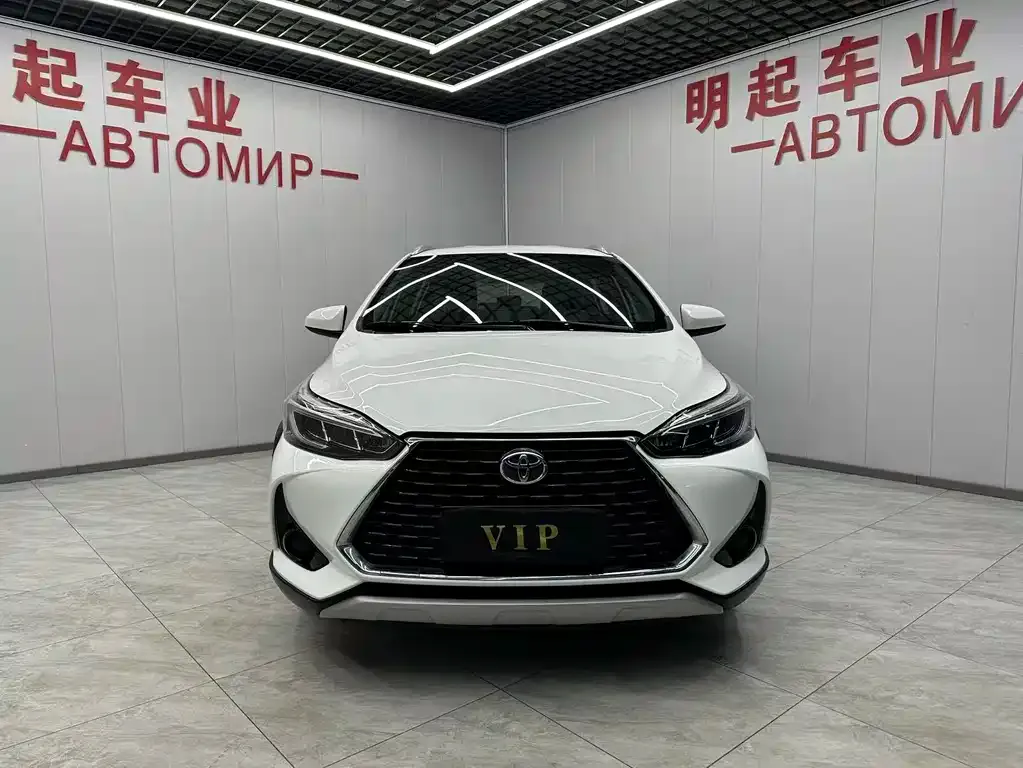 Toyota Yaris L — фото 3
