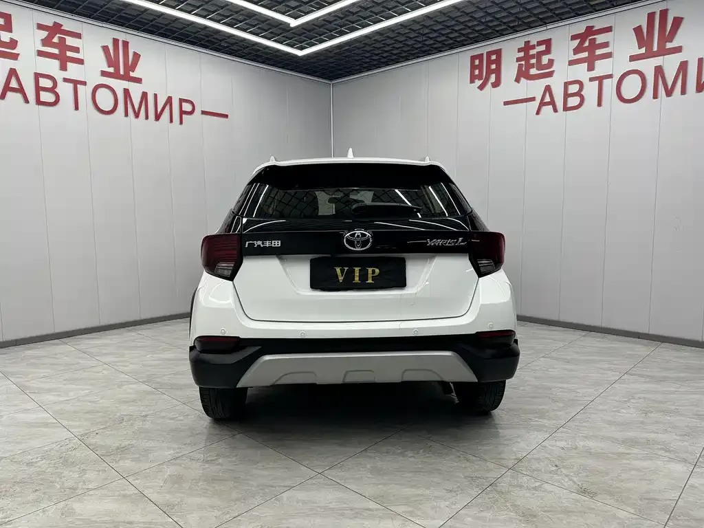 Toyota Yaris L — фото 9