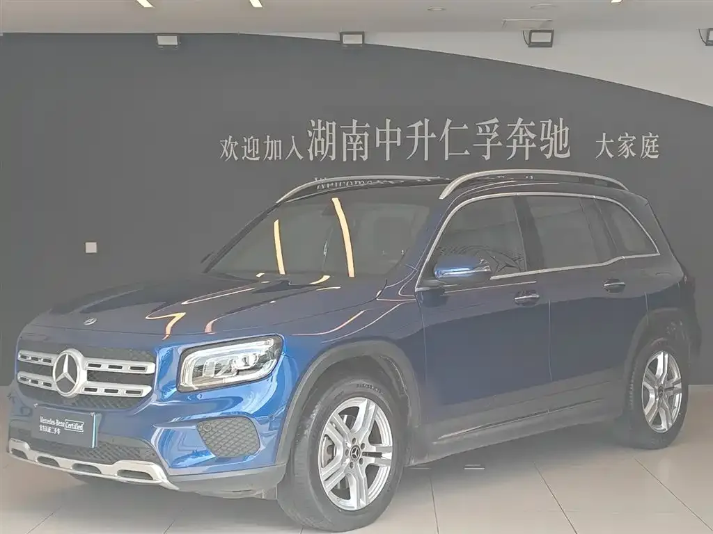Mercedes-Benz GLB — фото 1