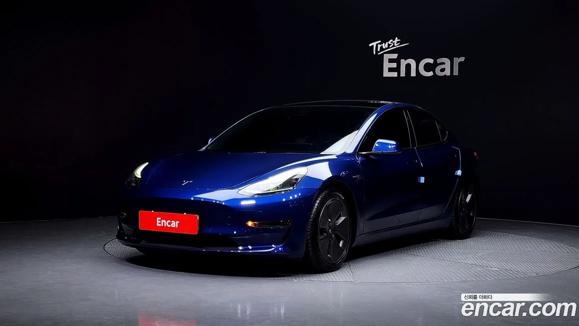 Tesla Model 3 — фото 1