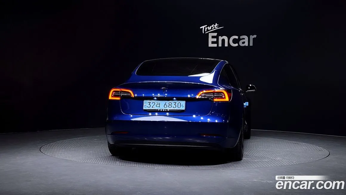 Tesla Model 3 — фото 4