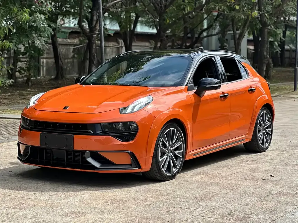 Lynk & Co 02 Hatchback — фото 1
