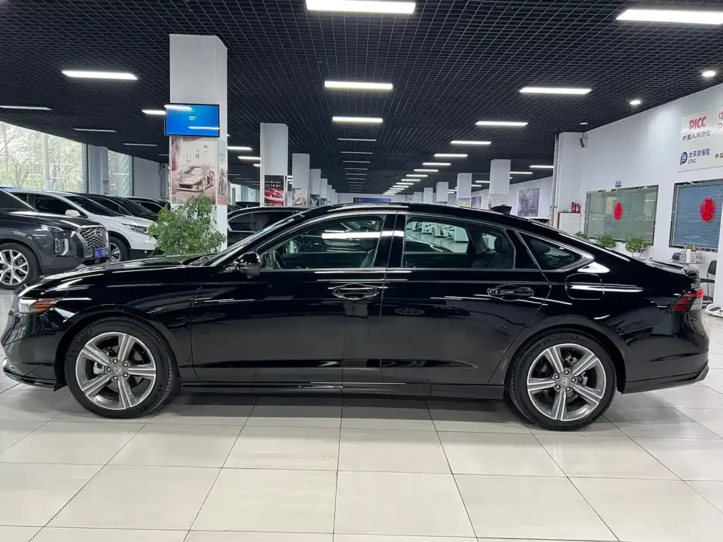 Honda Accord — фото 3