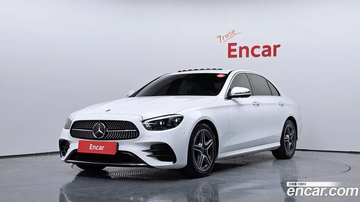 Mercedes-Benz E-Class — фото 1