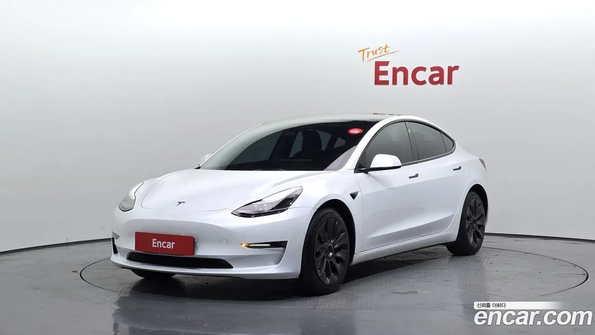 Tesla Model 3 — фото 1