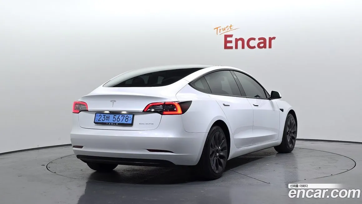 Tesla Model 3 — фото 2