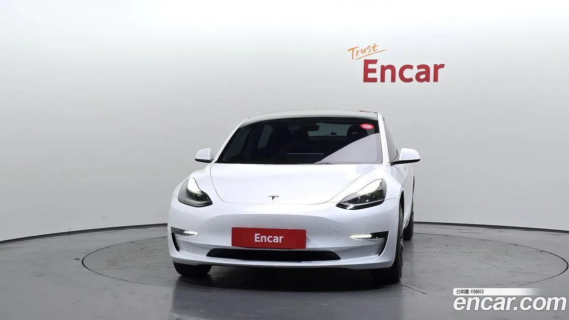 Tesla Model 3 — фото 3