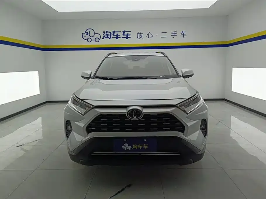 Toyota RAV4 — фото 2