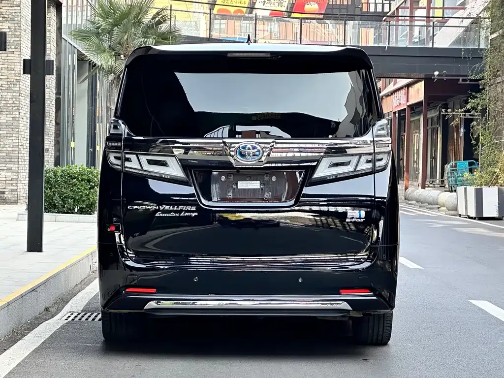 Toyota Vellfire — фото 8
