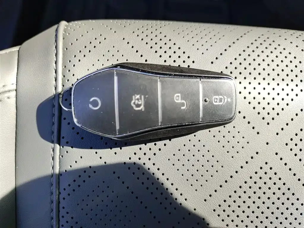 BYD Qin PLUS — фото 9