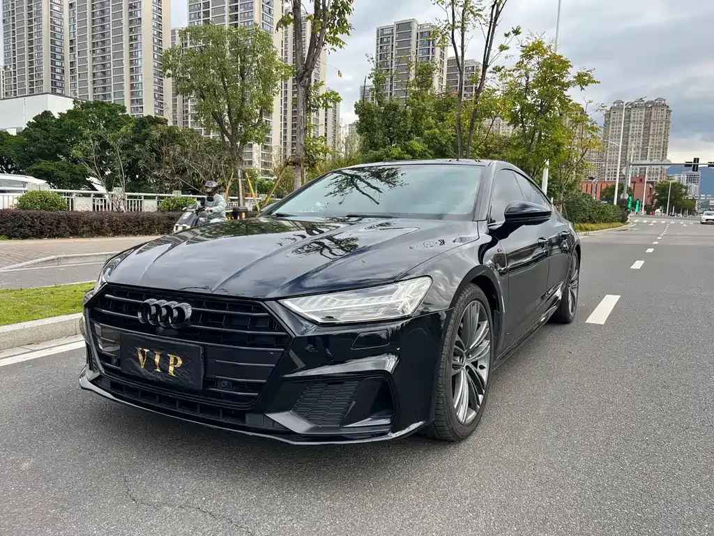 Audi A7 — фото 1