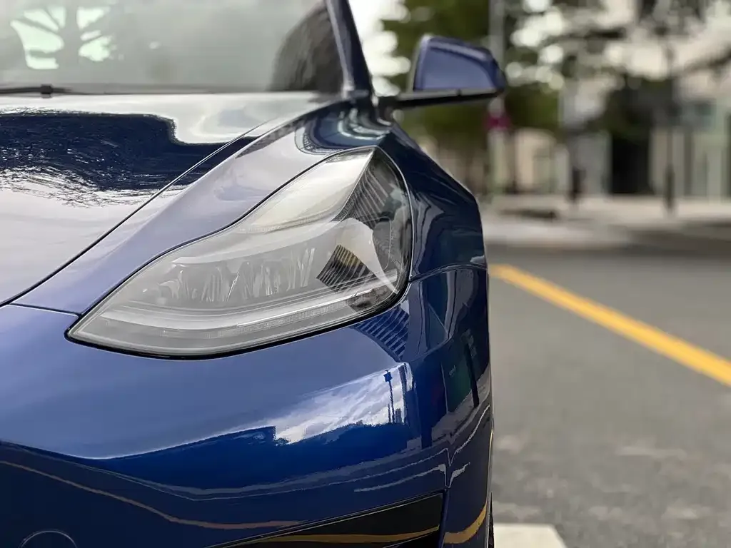 Tesla Model 3 — фото 5
