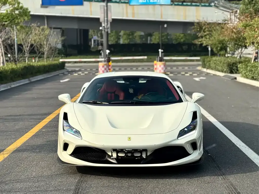 Ferrari F8 — фото 1