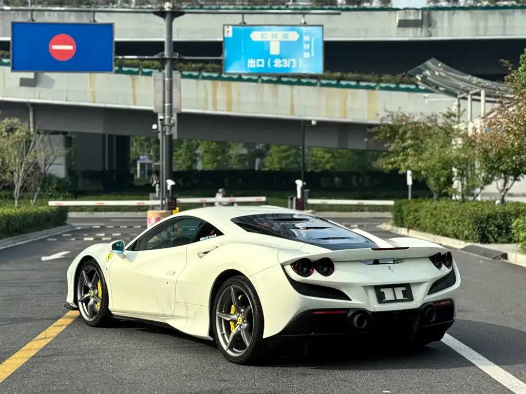 Ferrari F8 — фото 9