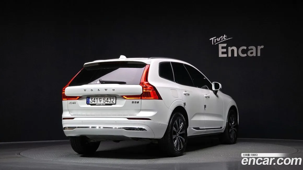 Volvo XC60 — фото 2