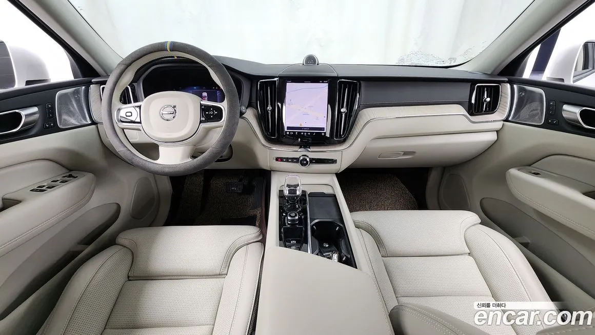 Volvo XC60 — фото 7