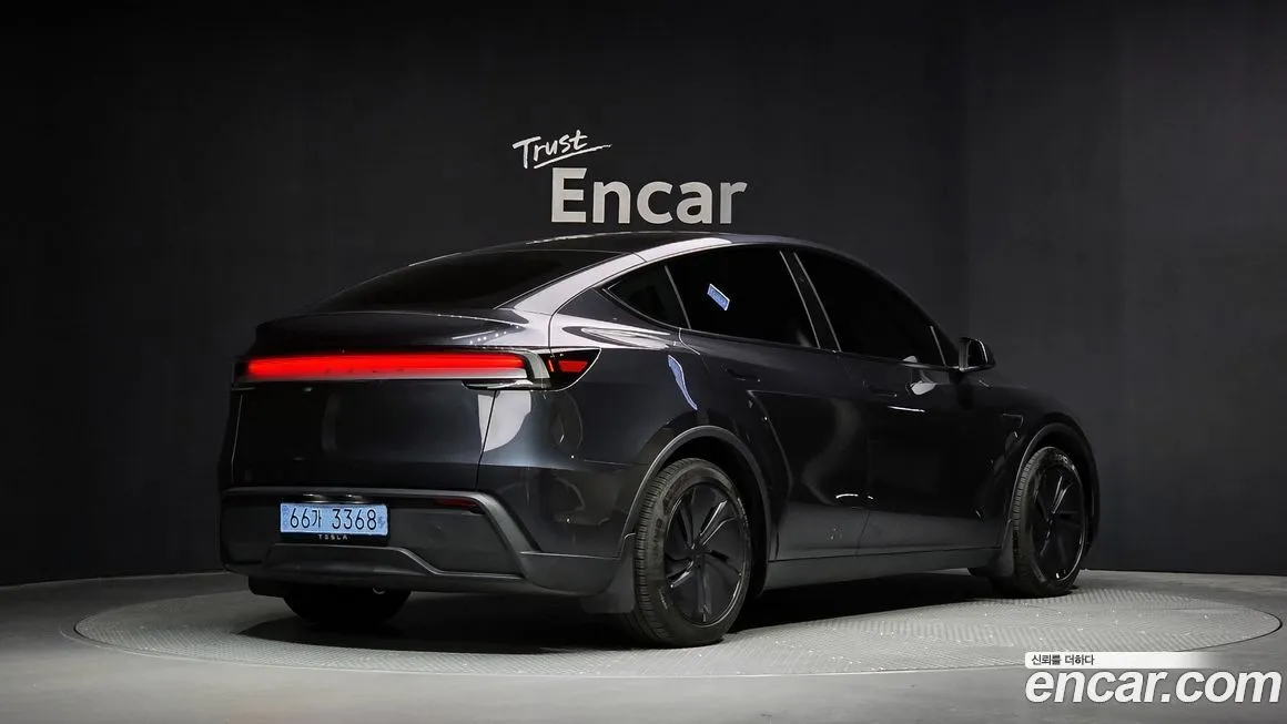 Tesla Model Y — фото 2