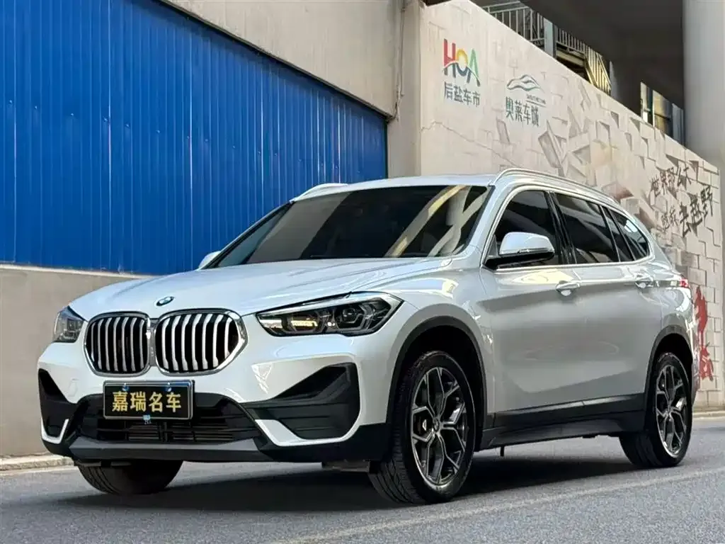 BMW X1 — фото 1