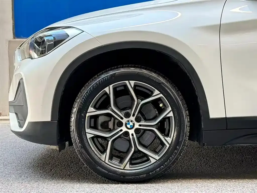BMW X1 — фото 6