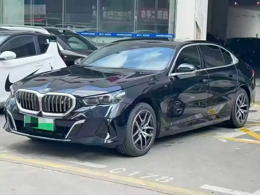 BMW i5 — фото 1
