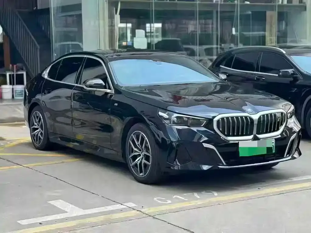 BMW i5 — фото 3