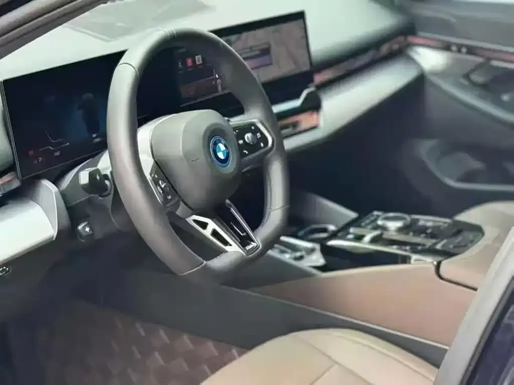 BMW i5 — фото 4