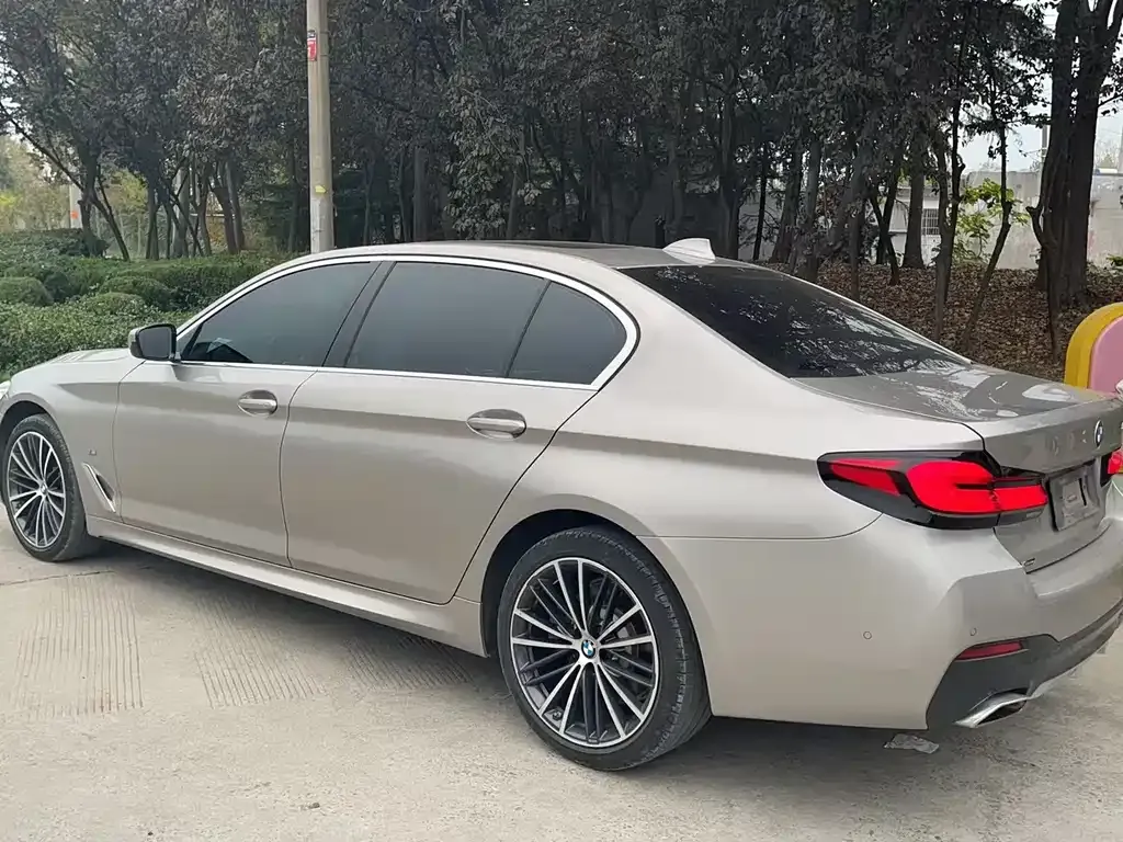 BMW 5 Series — фото 4