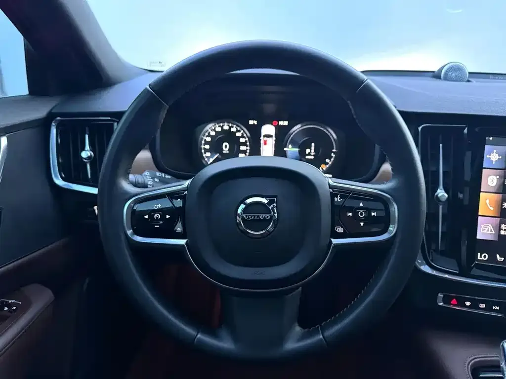 Volvo S90 PHEV — фото 9