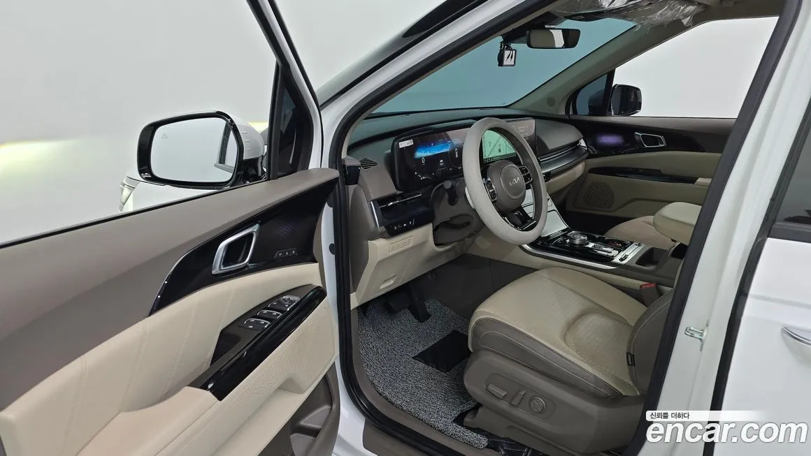 Kia Carnival — фото 10