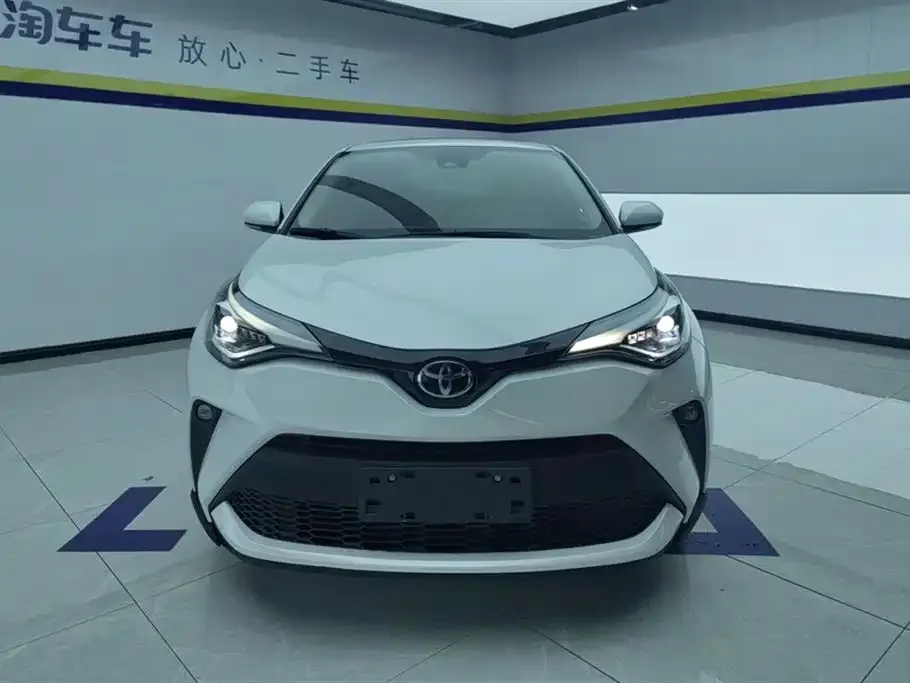 Toyota C-HR — фото 2