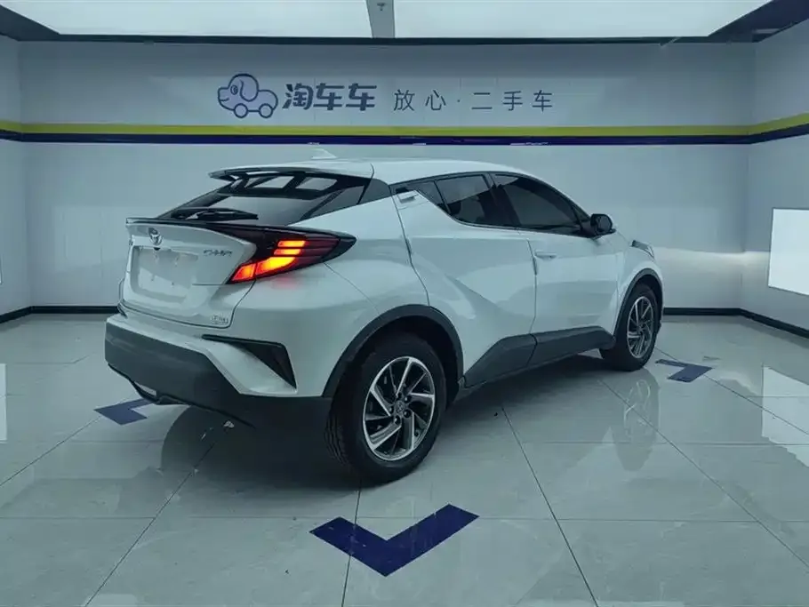 Toyota C-HR — фото 3