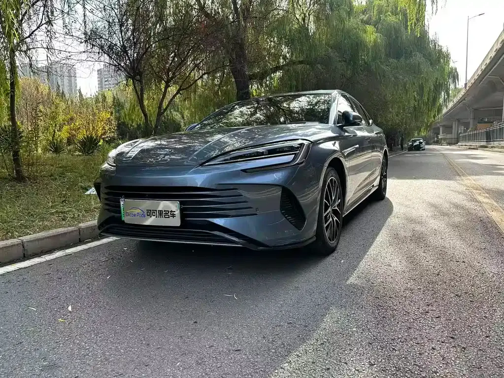 BYD Seal — фото 1