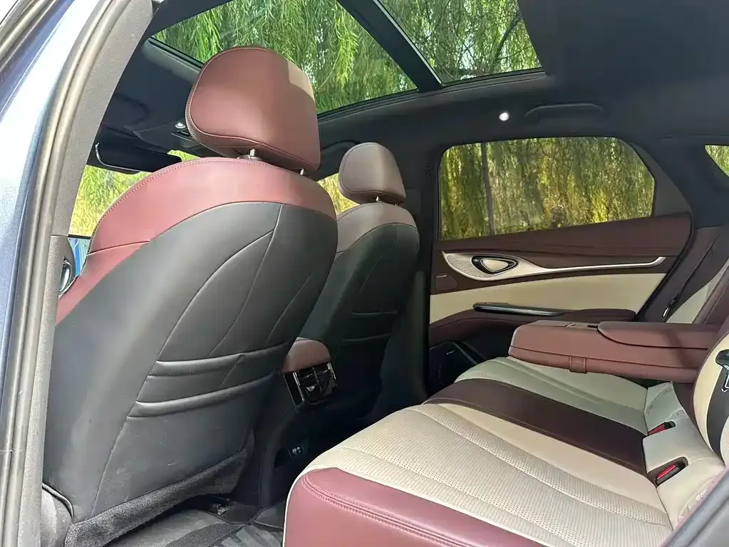 BYD Seal — фото 10