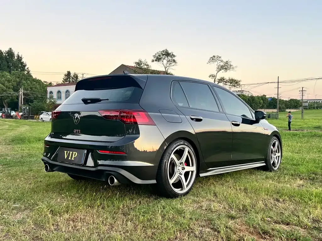 Volkswagen Golf GTI — фото 6
