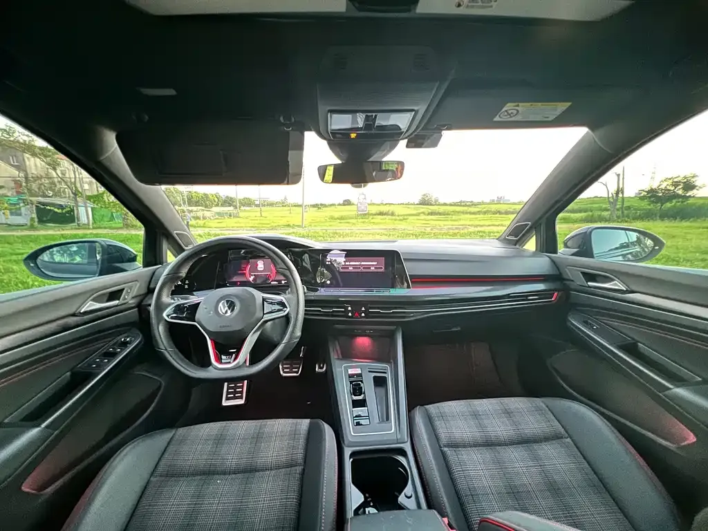 Volkswagen Golf GTI — фото 9