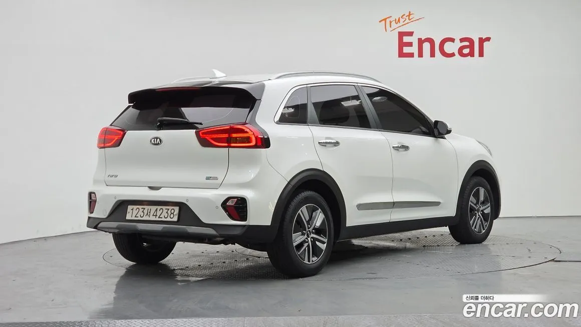 Kia Niro — фото 2
