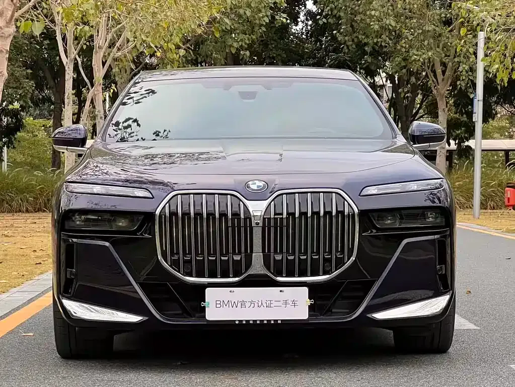 BMW 7 Series — фото 2