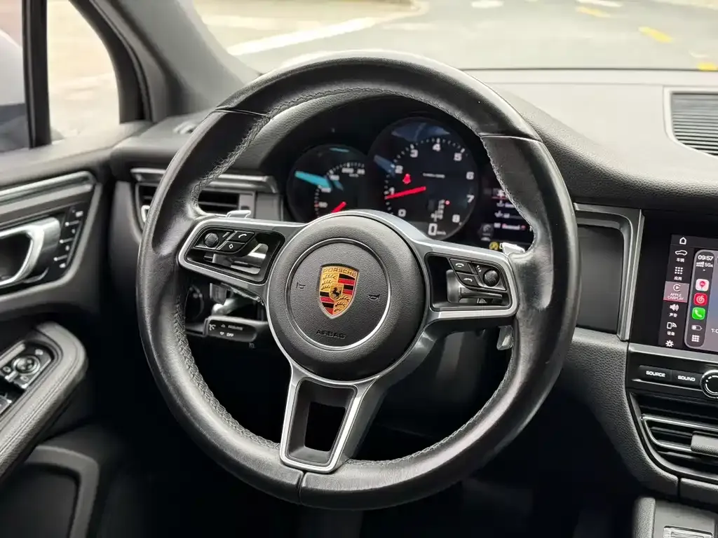 Porsche Macan — фото 4