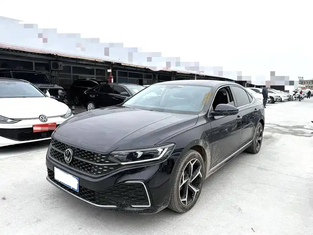Volkswagen Passat — фото 1
