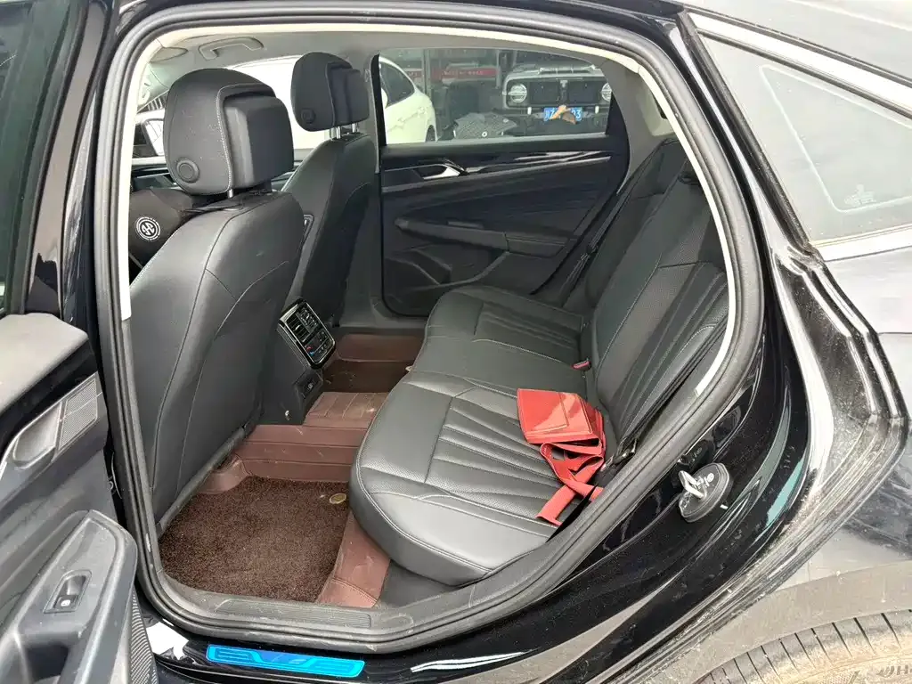 Volkswagen Passat — фото 5