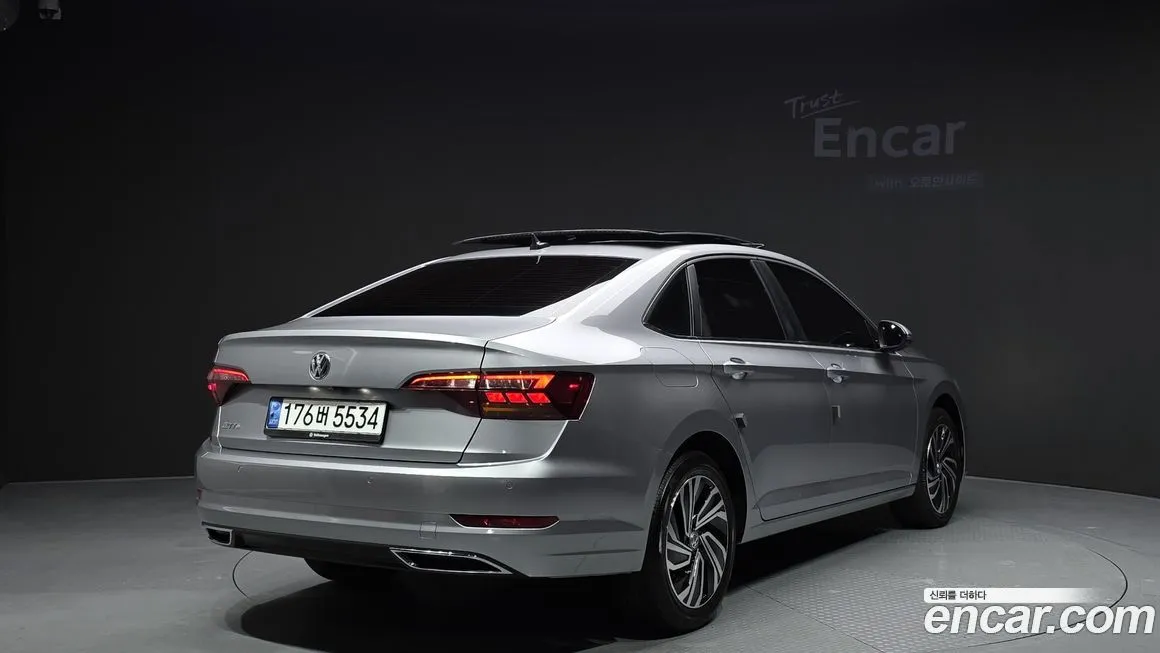 Volkswagen Jetta — фото 2