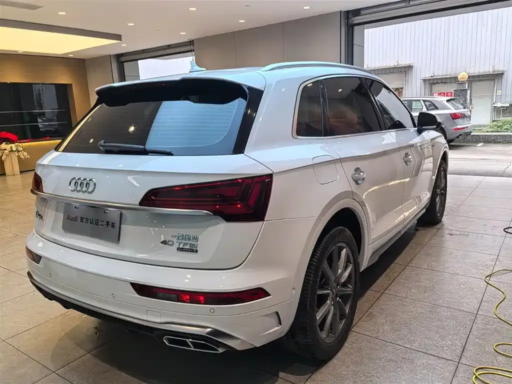 Audi Q5L — фото 3