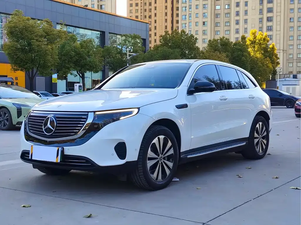 Mercedes-Benz EQC — фото 1