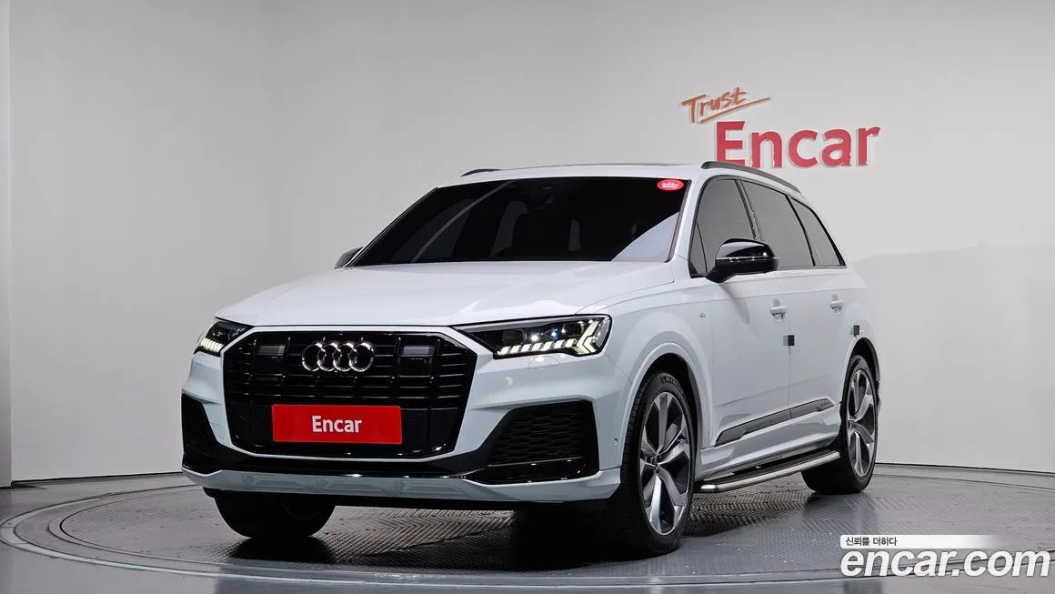 Audi Q7 — фото 1