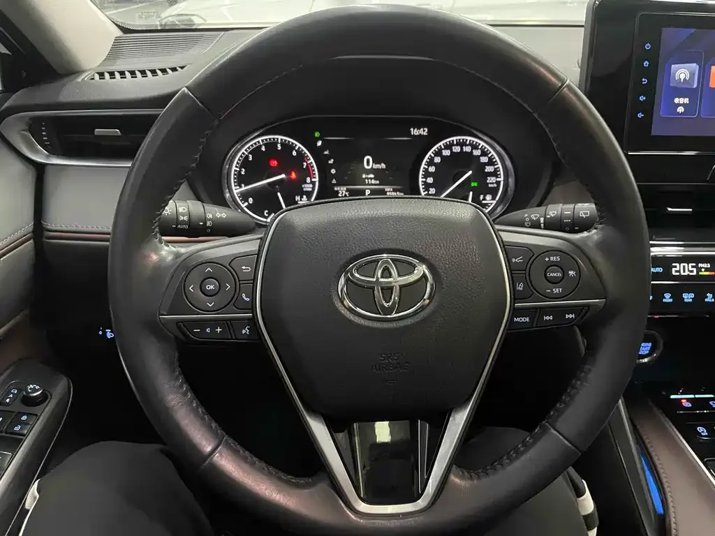 Toyota Harrier — фото 8