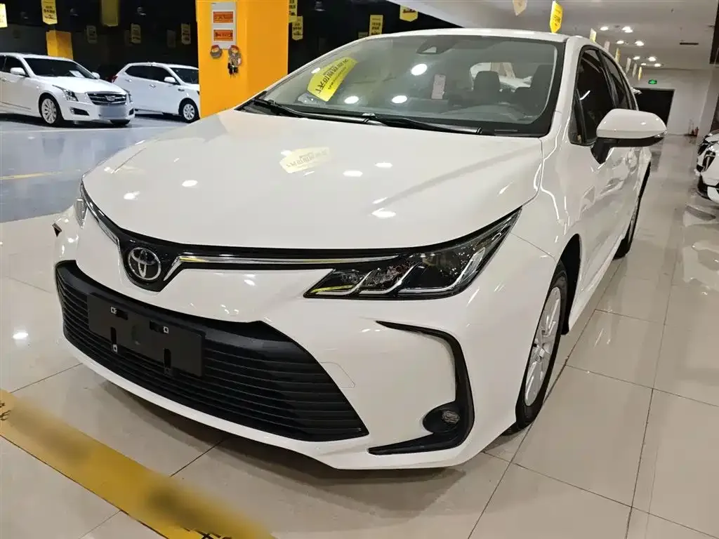 Toyota Corolla — фото 1