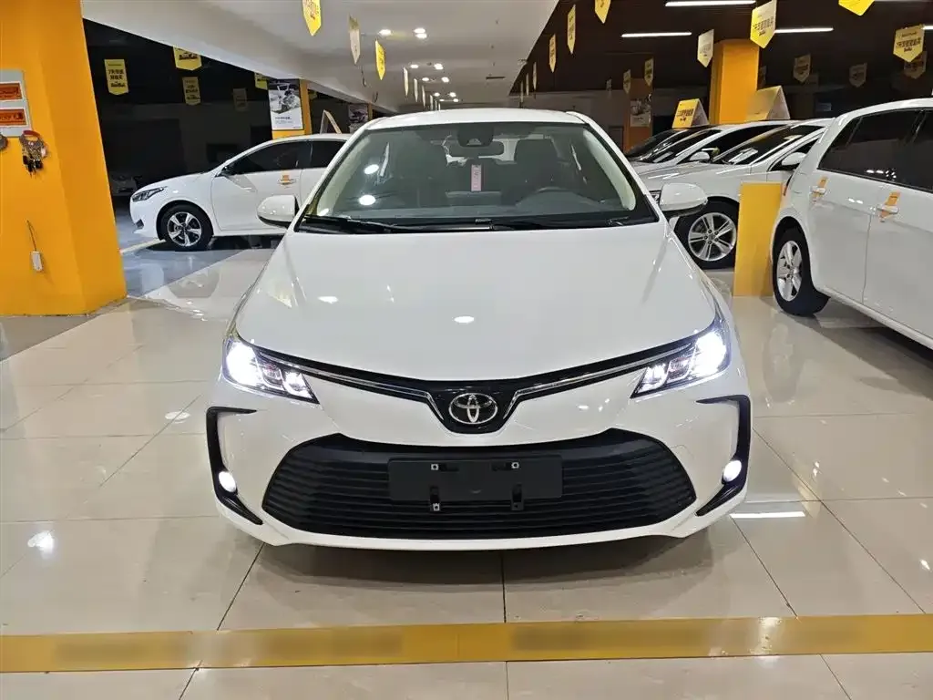 Toyota Corolla — фото 3