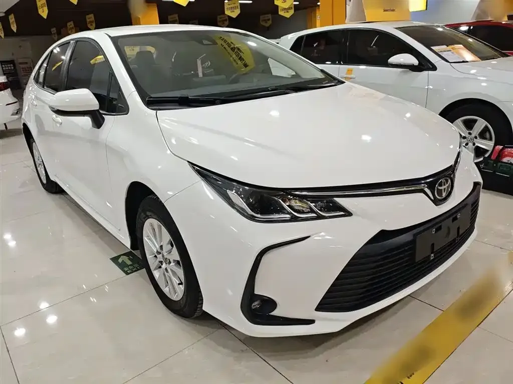 Toyota Corolla — фото 4