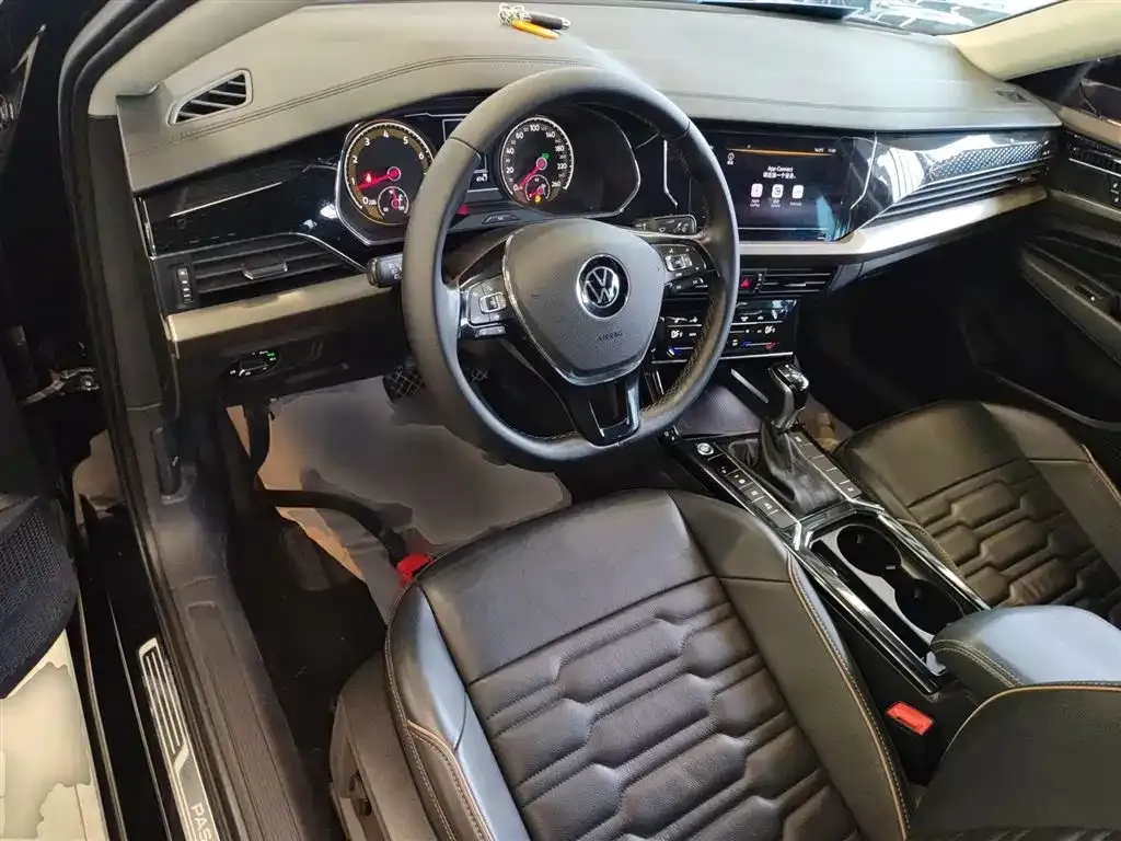 Volkswagen Passat — фото 10