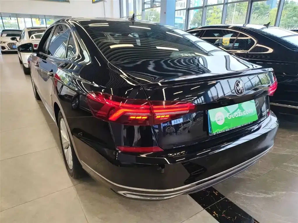 Volkswagen Passat — фото 5
